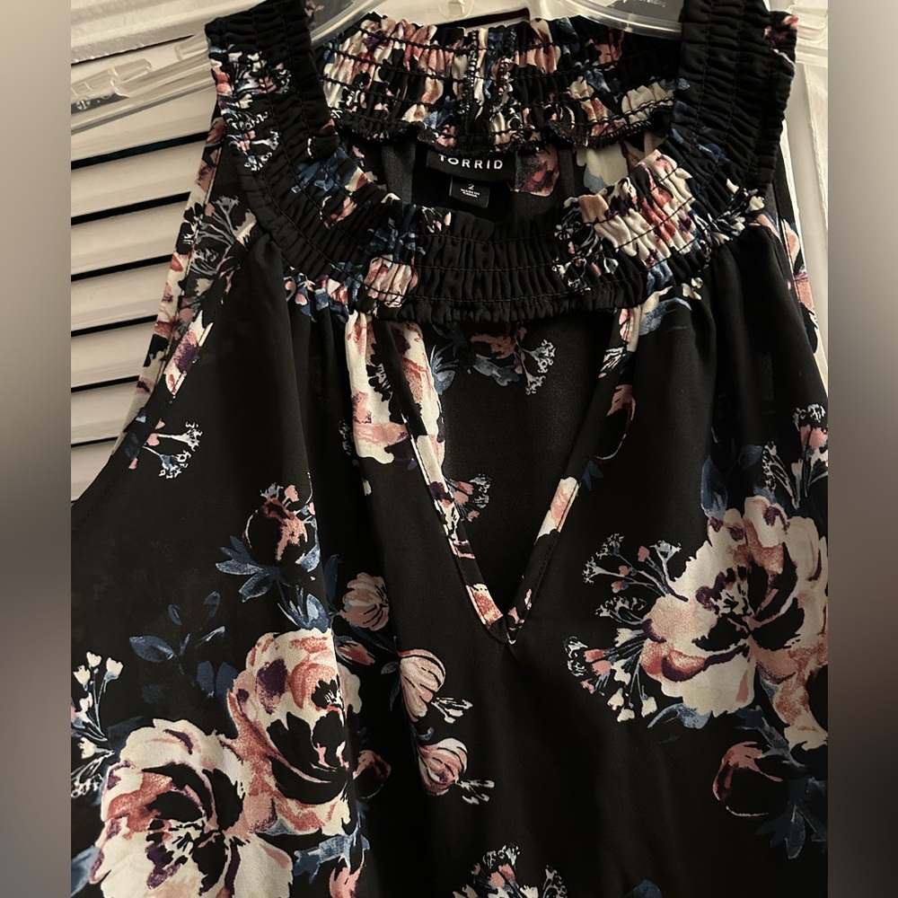 Torrid Flowy Tank - Picture 3 of 4
